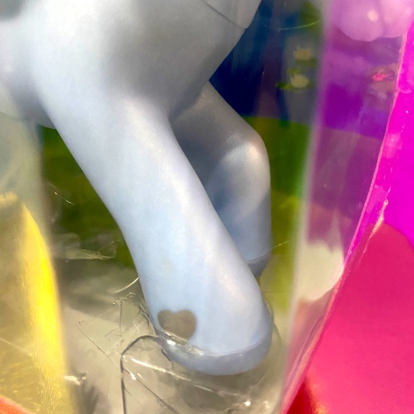 MY LITTLE PONY G3 NWT VTG 2005 CRYSTAL PRINCESS PEGASUS WINGED PONY SILVER GLOW - Picture 5 of 16